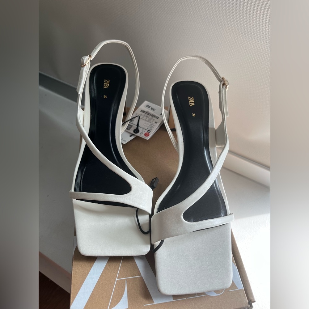 Brand new! Zara white sandal